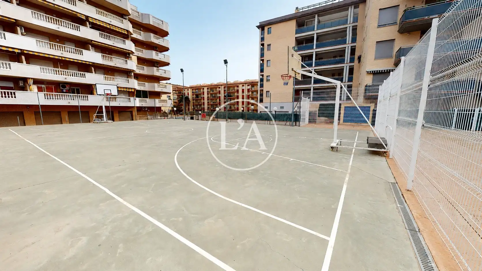 Mini appartamento con piscina in vendita a Carrer d'Amadeu Vives 10, imagen 36