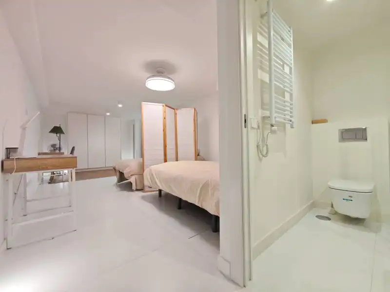 Schlafzimmer von Wohnung zur Miete in Madrid mit Klimaanlage, Heizung und Privatgarten