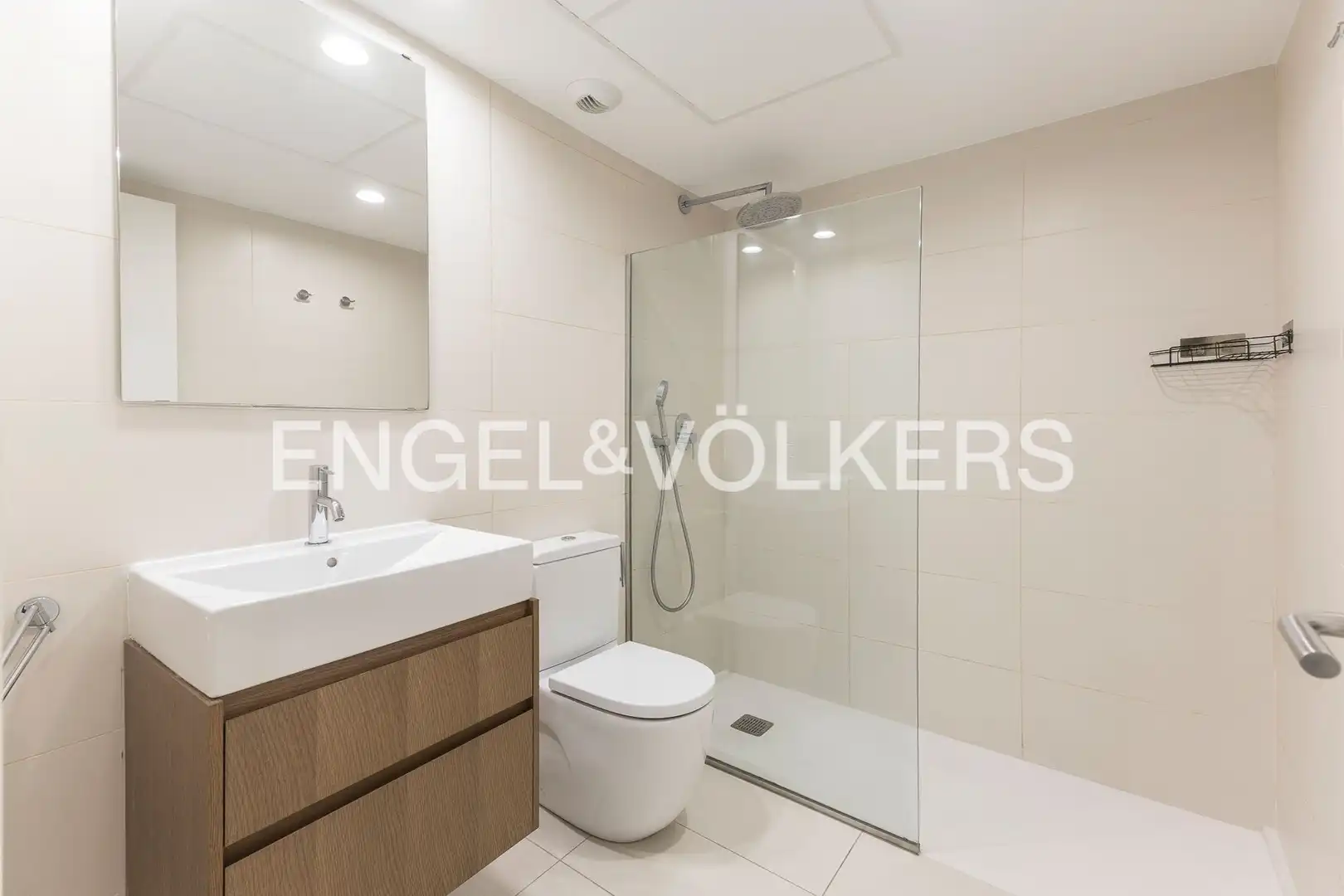 Bany de Apartament en venda en Barcelona amb Aire condicionat, Calefacció i Terrassa