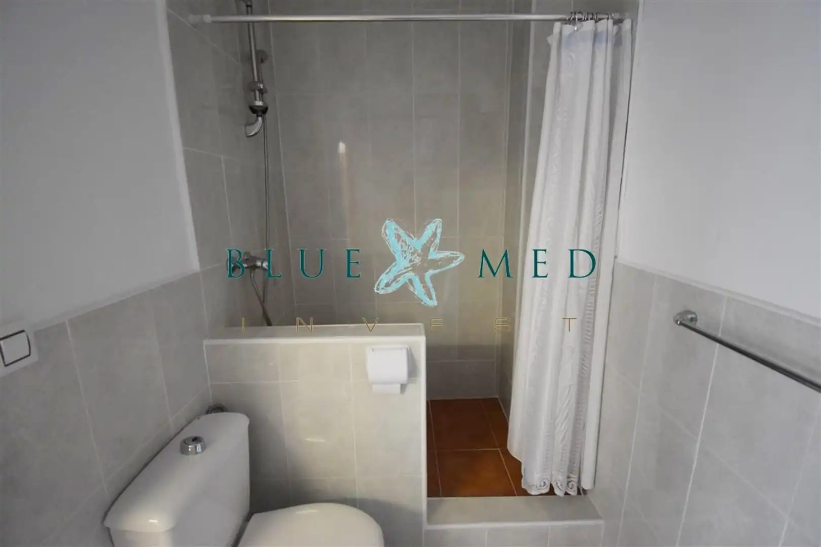 Badezimmer von Geschaftsraum zum Verkauf in Mazarrón mit Klimaanlage