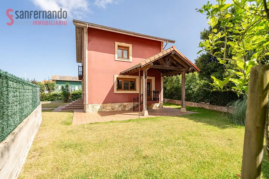 Jardín de Casa o chalet en venta en Santa Cruz de Bezana con Calefacción, Jardín privado y Balcón