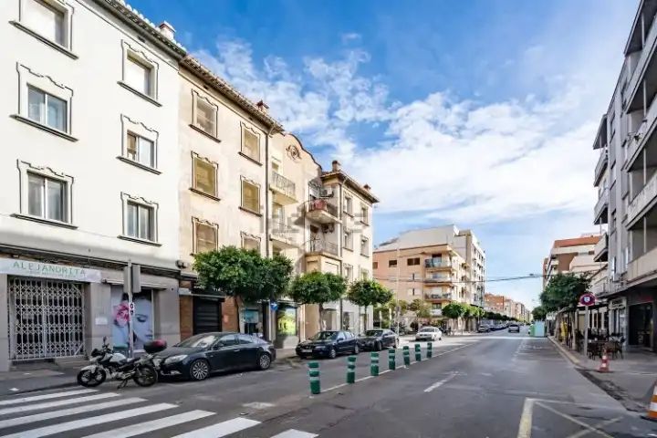 Außenansicht von Gebäude zum Verkauf in Valencia