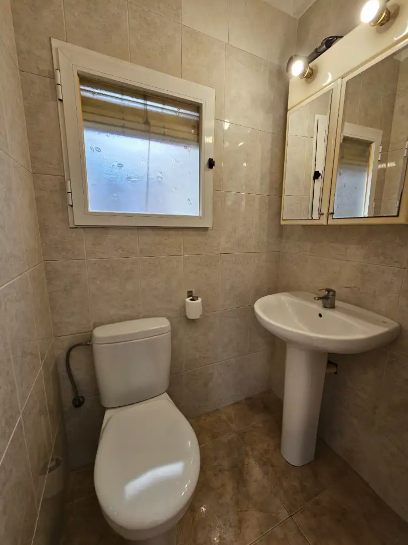 Badezimmer von Wohnung zum Verkauf in Tarragona mit Klimaanlage, Heizung und Möbliert