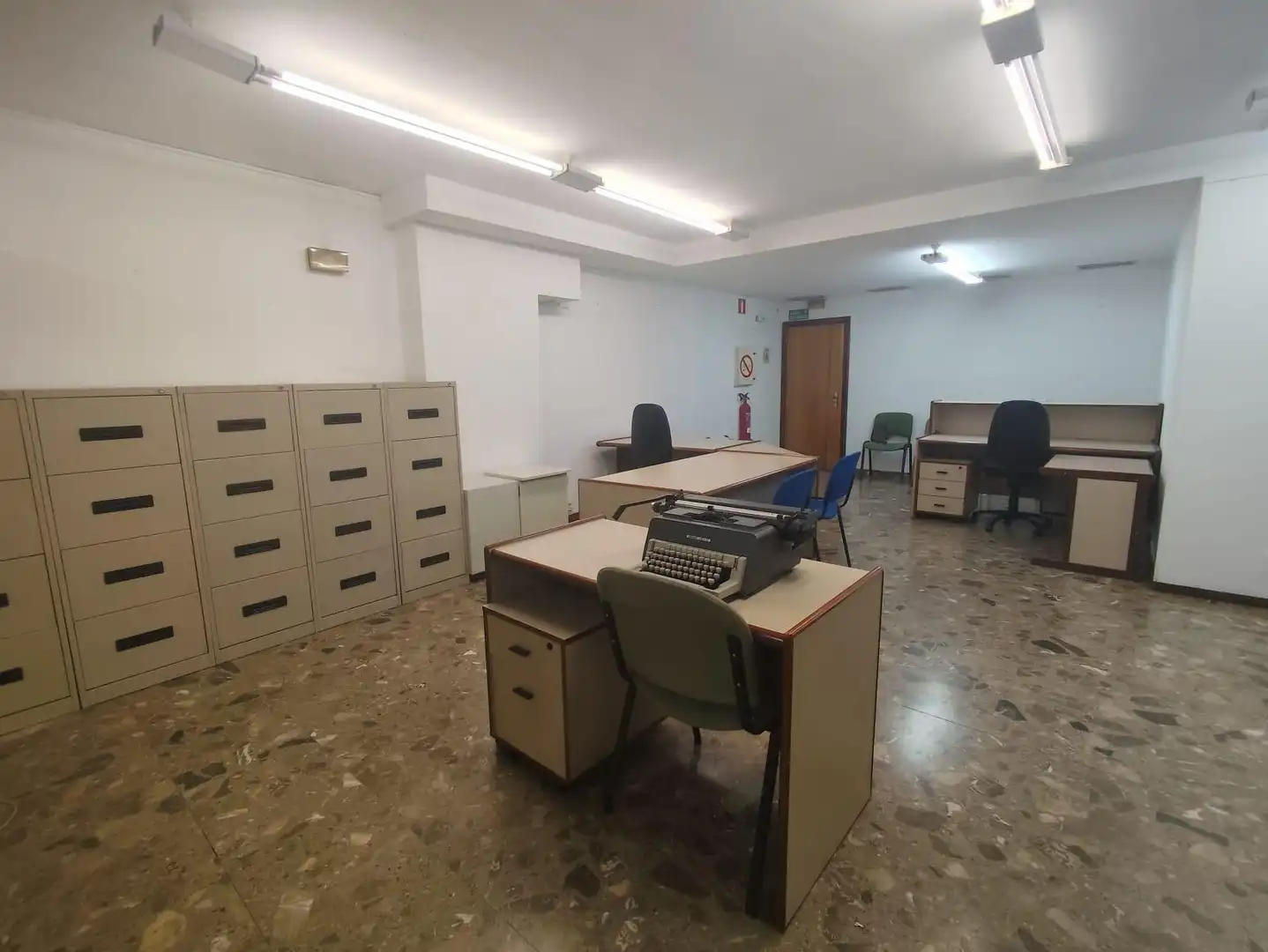 Oficina de lloguer en Zaragoza amb Aire condicionat, Calefacció i Moblat