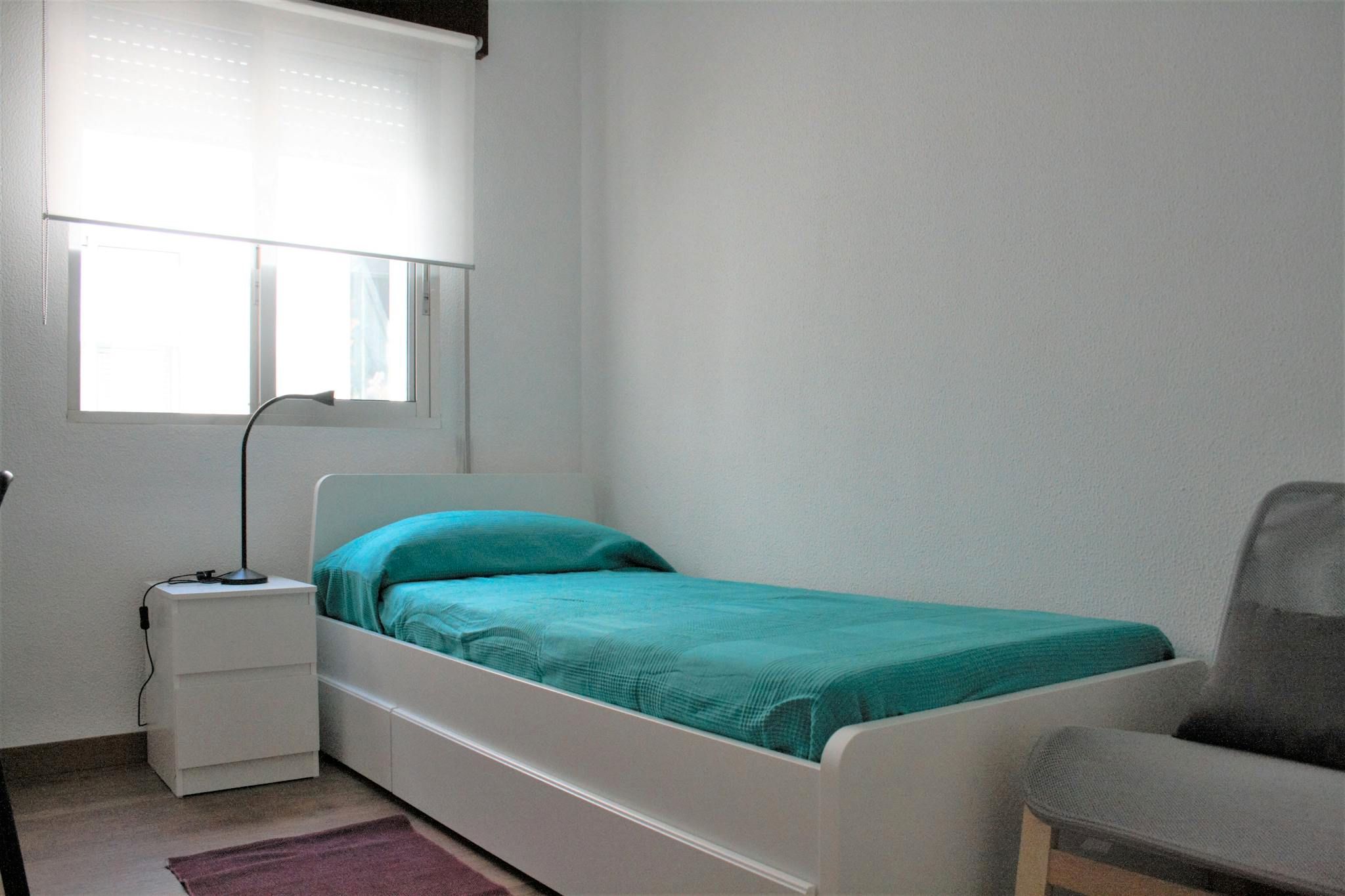 Dormitori de Pis per a compartir en  Sevilla Capital amb Aire condicionat, Moblat i Rentadora