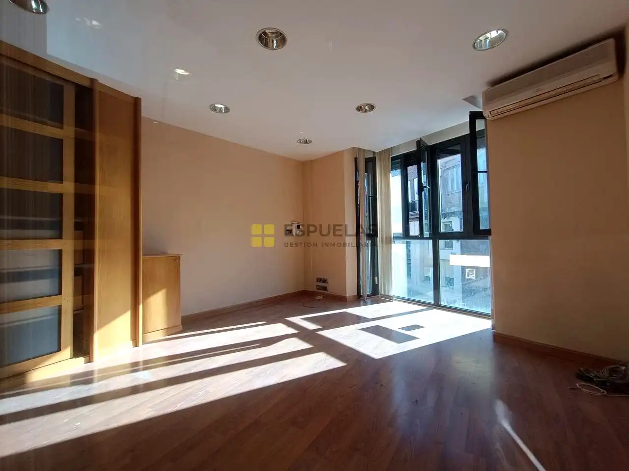Habitación de Oficina de alquiler en Arnedo