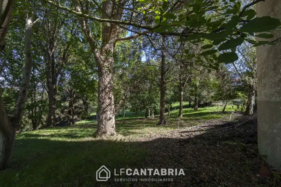 Casa o xalet en venda en Torrelavega  amb Jardí privat