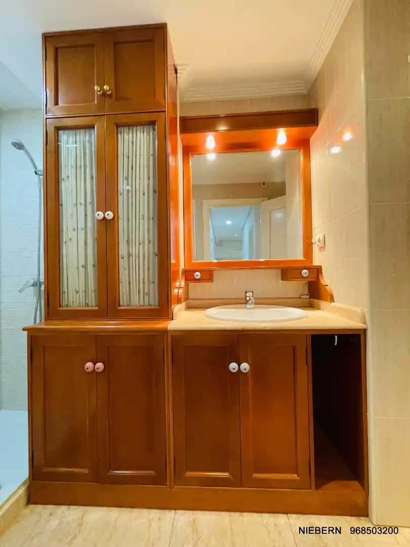 Flat with terrace to rent in Avenida de Venecia, imagen 16