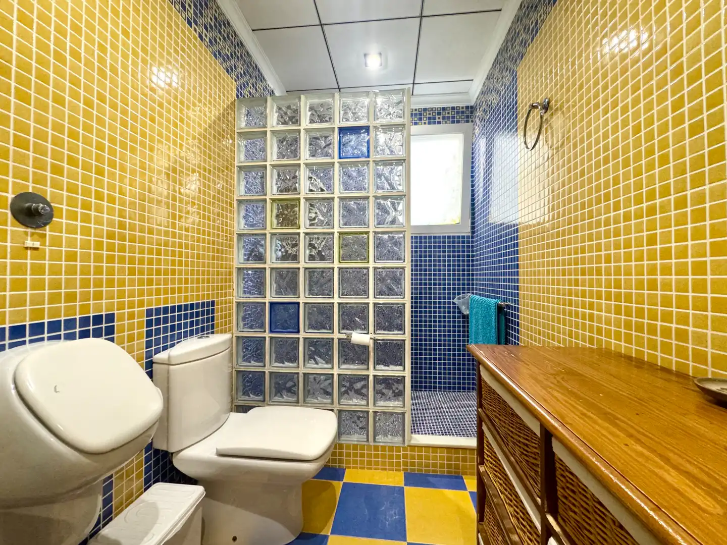 Bathroom of Flat for sale in Sueca  with Air Conditioner, Terrace and Storage room