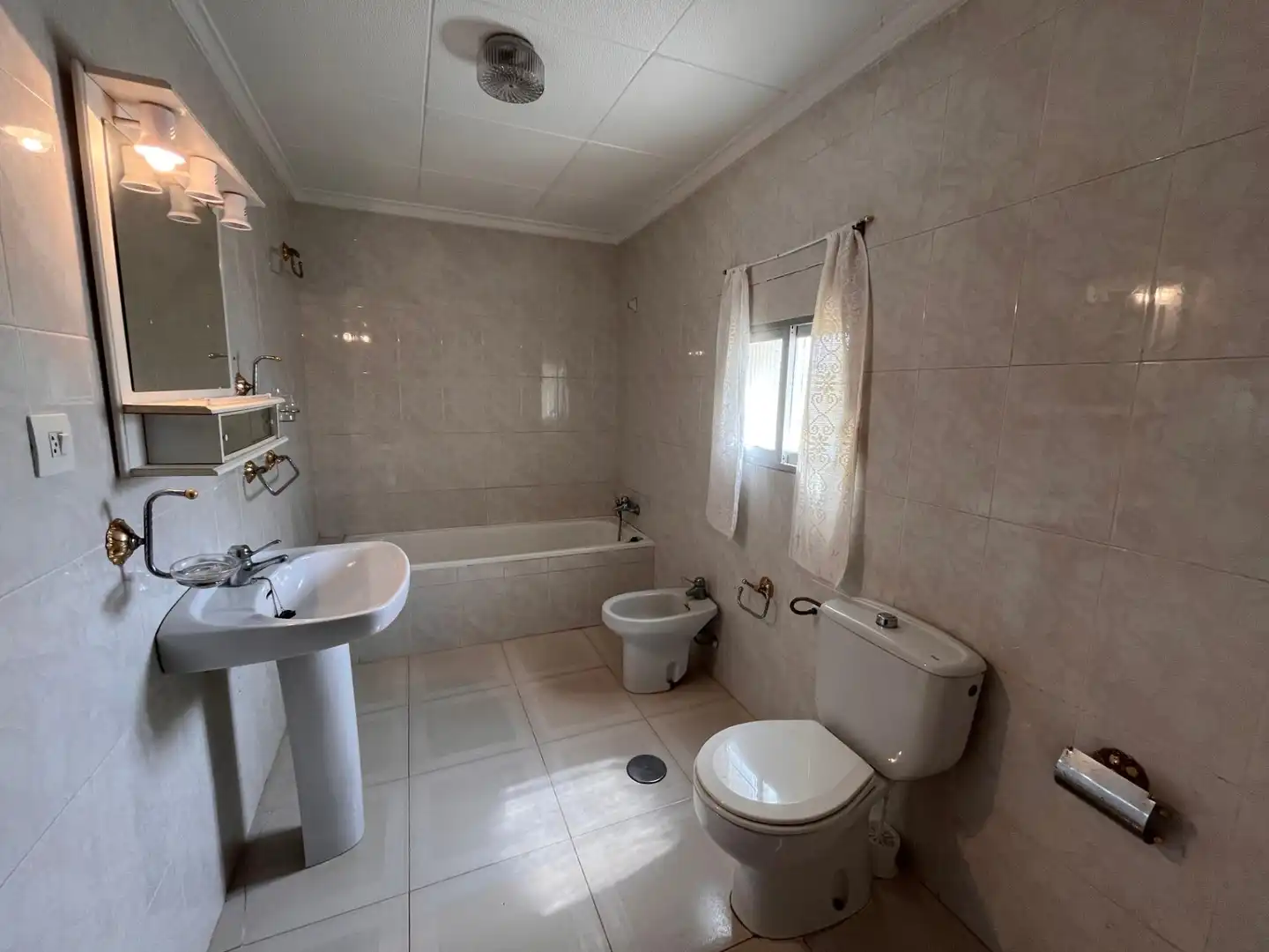 Baño de Casa adosada en venta en Tobarra con Jardín privado, Terraza y Trastero