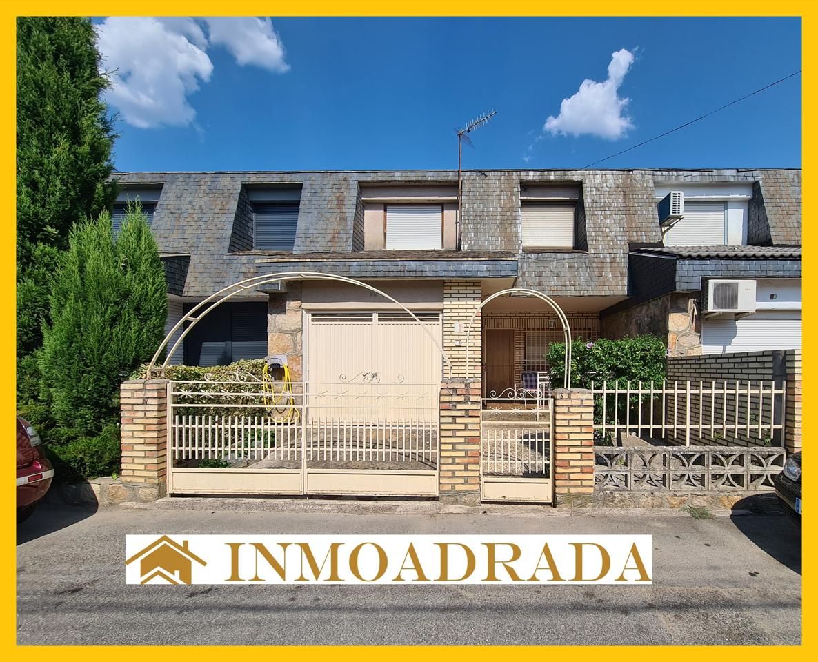 Exterior view of Single-family semi-detached for sale in La Adrada   with Private garden and Terrace