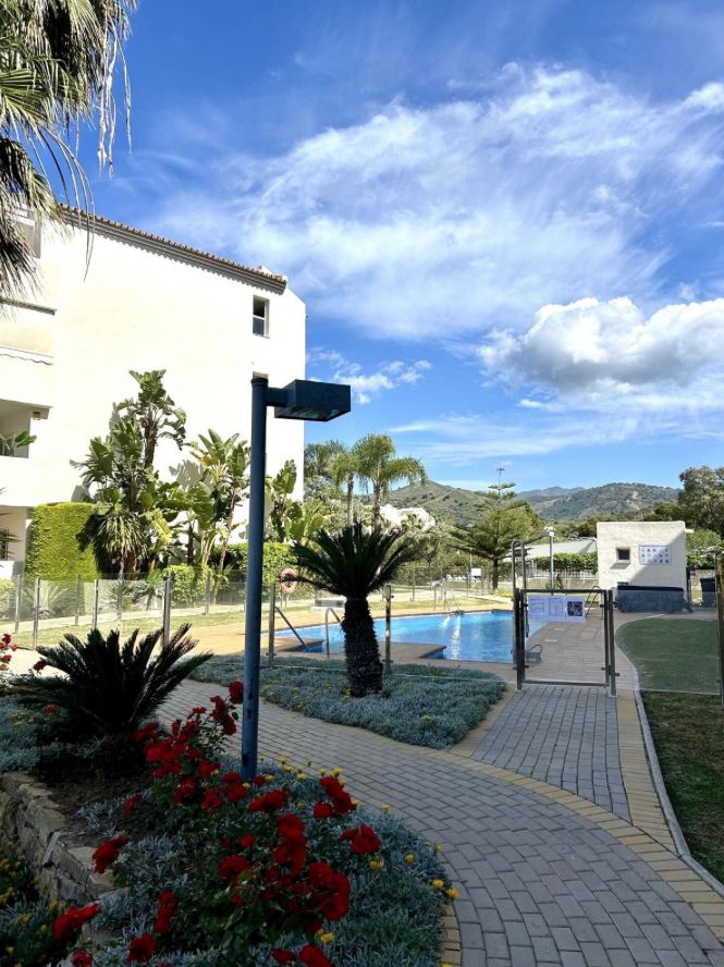 Exterior view of Flat for sale in Marbella  with Terrace, Furnished and Oven