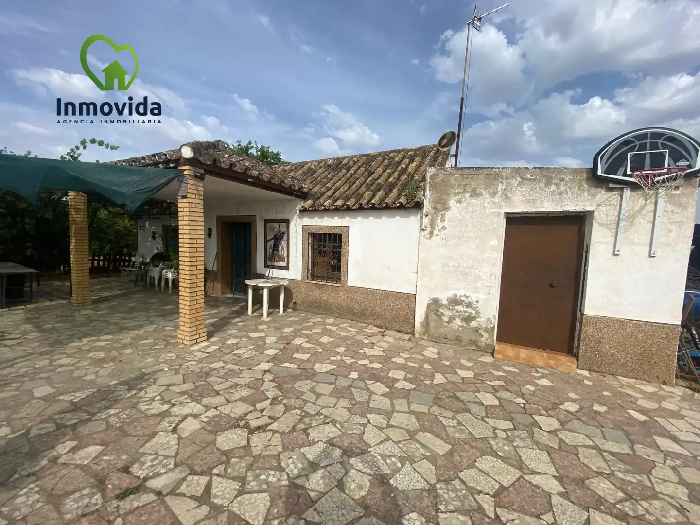 Houses for sale in La Carlota