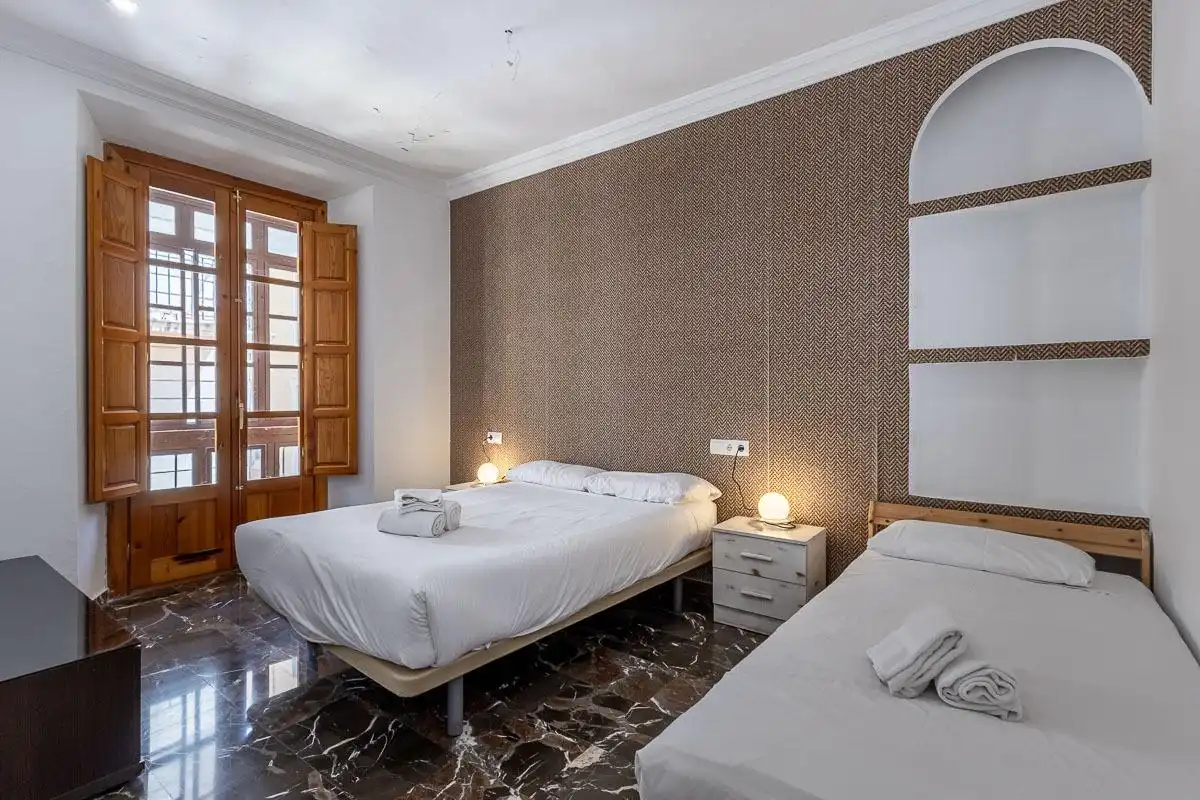 Bedroom of Flat for sale in Granada  with Balcony