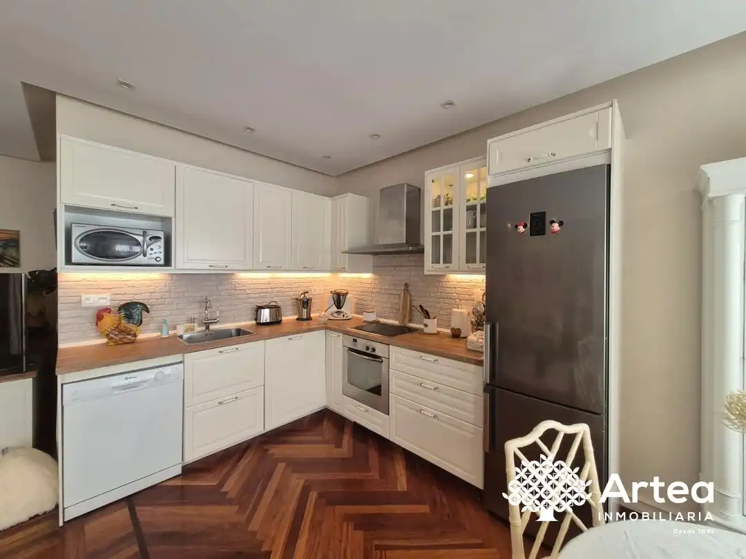 Cocina de Piso de alquiler en Bilbao  con Calefacción, Jardín privado y Horno