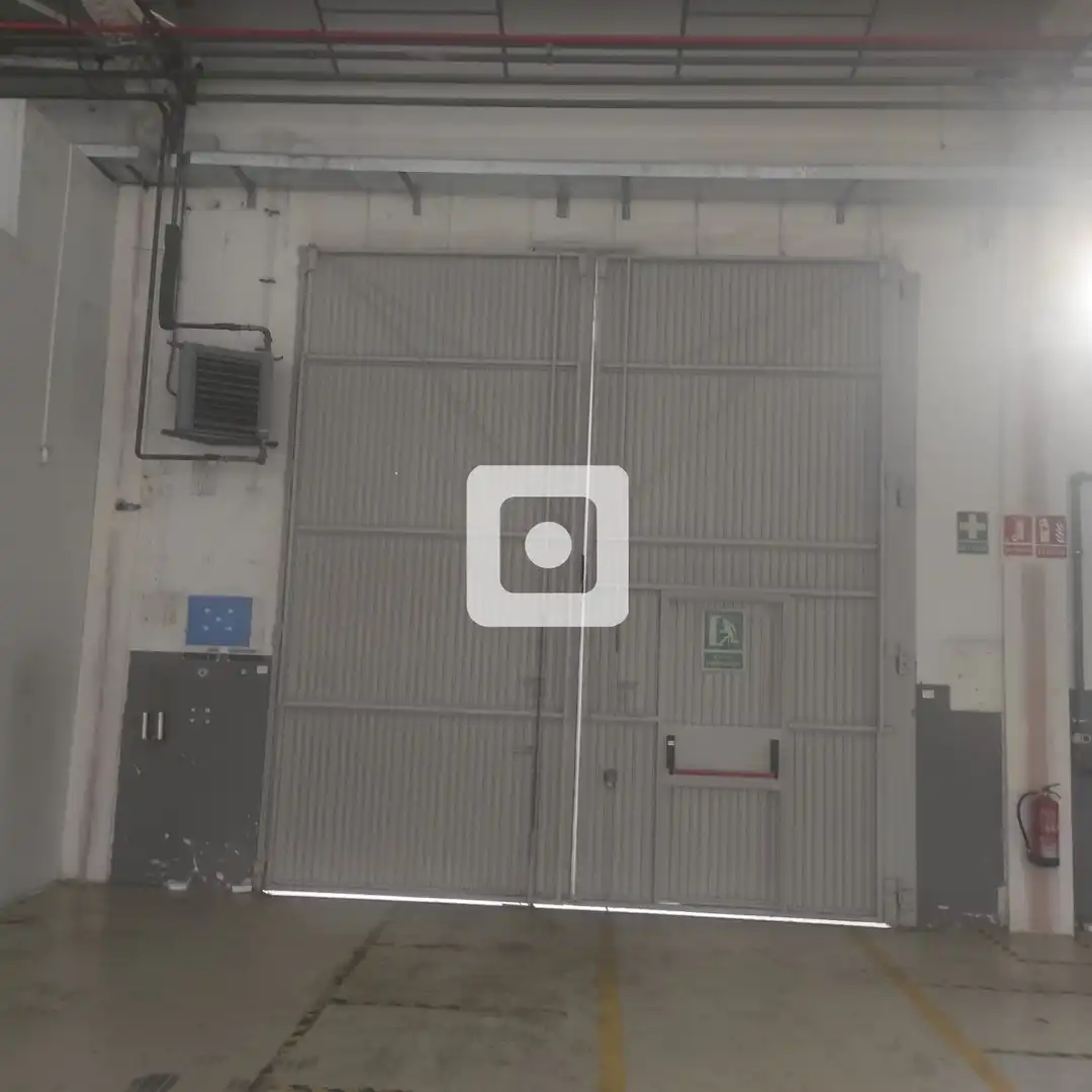 Industrial buildings for rent in de les Cosidores, Egara