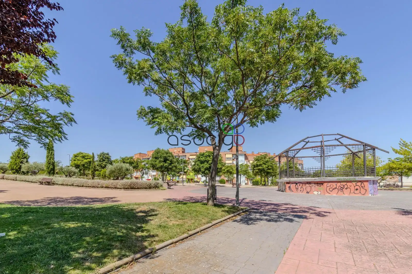 Vista exterior de Pis en venda en Guadalajara amb Calefacció, Terrassa i Traster