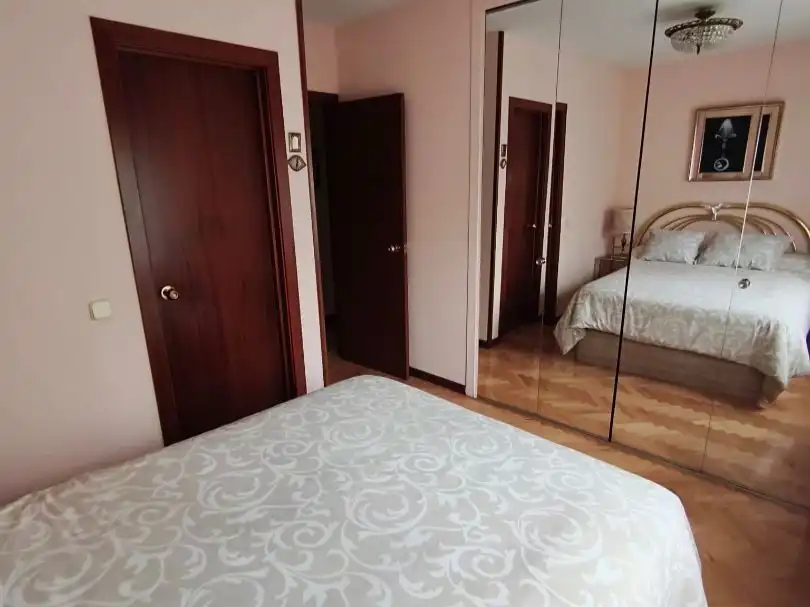 Habitación de Piso en venta en  Madrid Capital con Aire acondicionado y Balcón