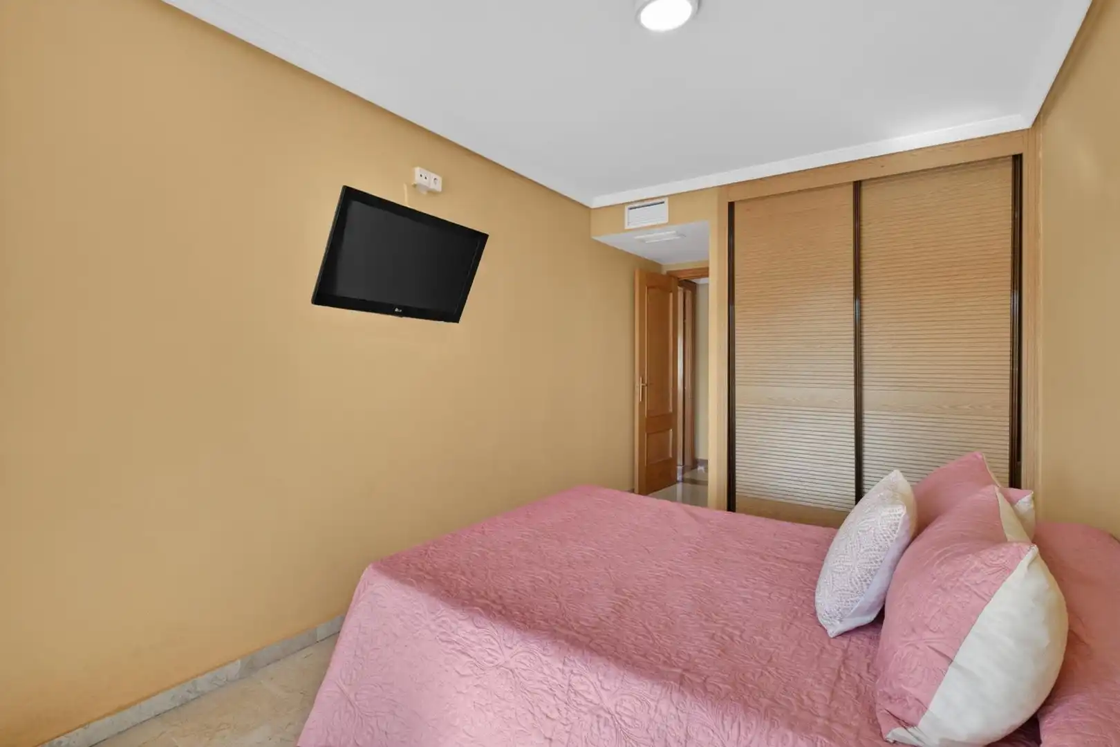 Dormitori de Planta baixa en venda en Benalmádena amb Aire condicionat, Jardí privat i Terrassa