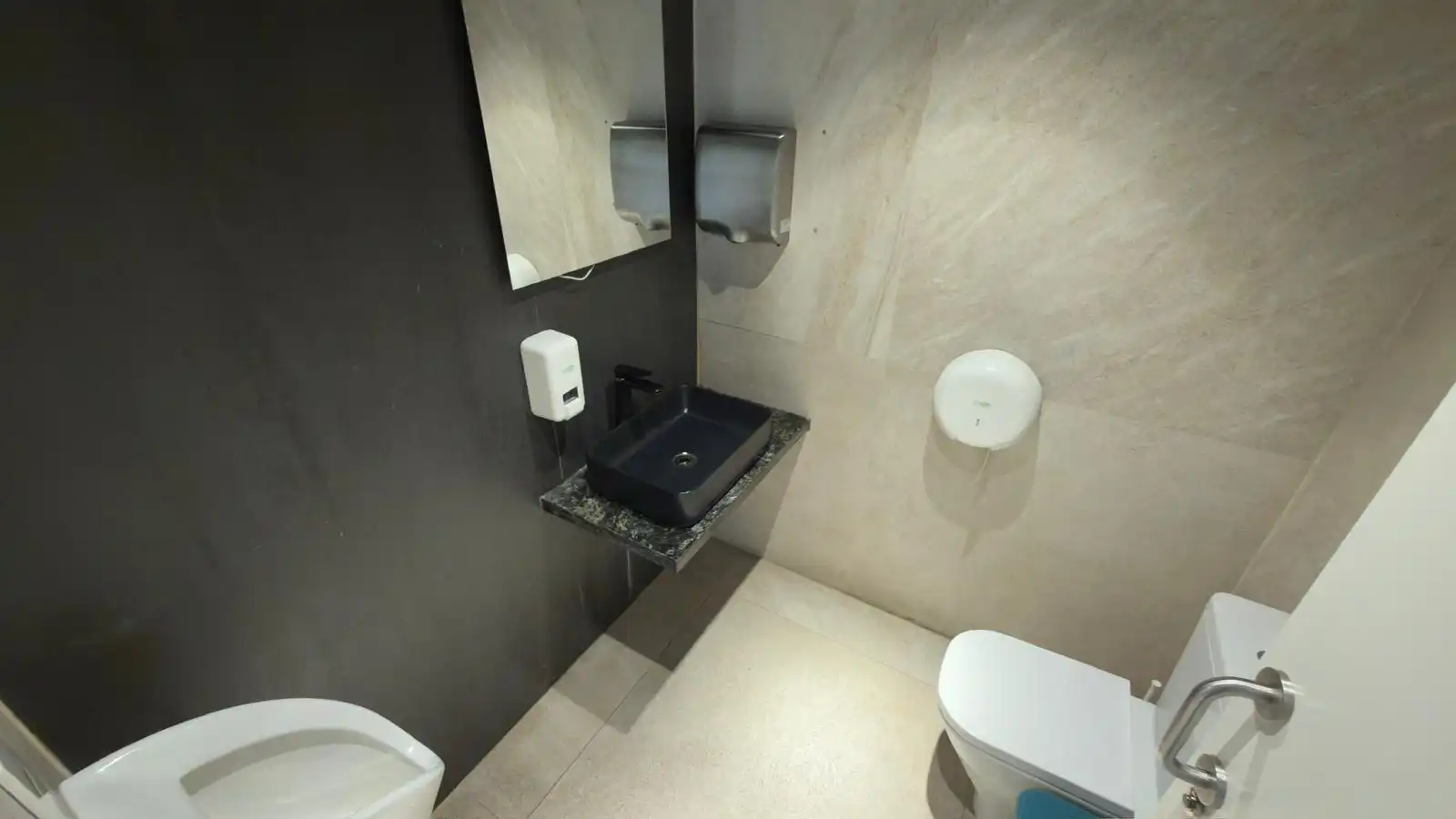 Badezimmer von Geschaftsraum zum Verkauf in Via Parque