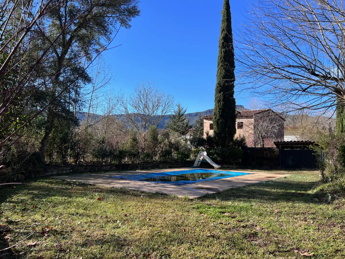 Piscina de Finca rústica en venda en Mieres (Girona) amb Aire condicionat, Jardí privat i Parquet