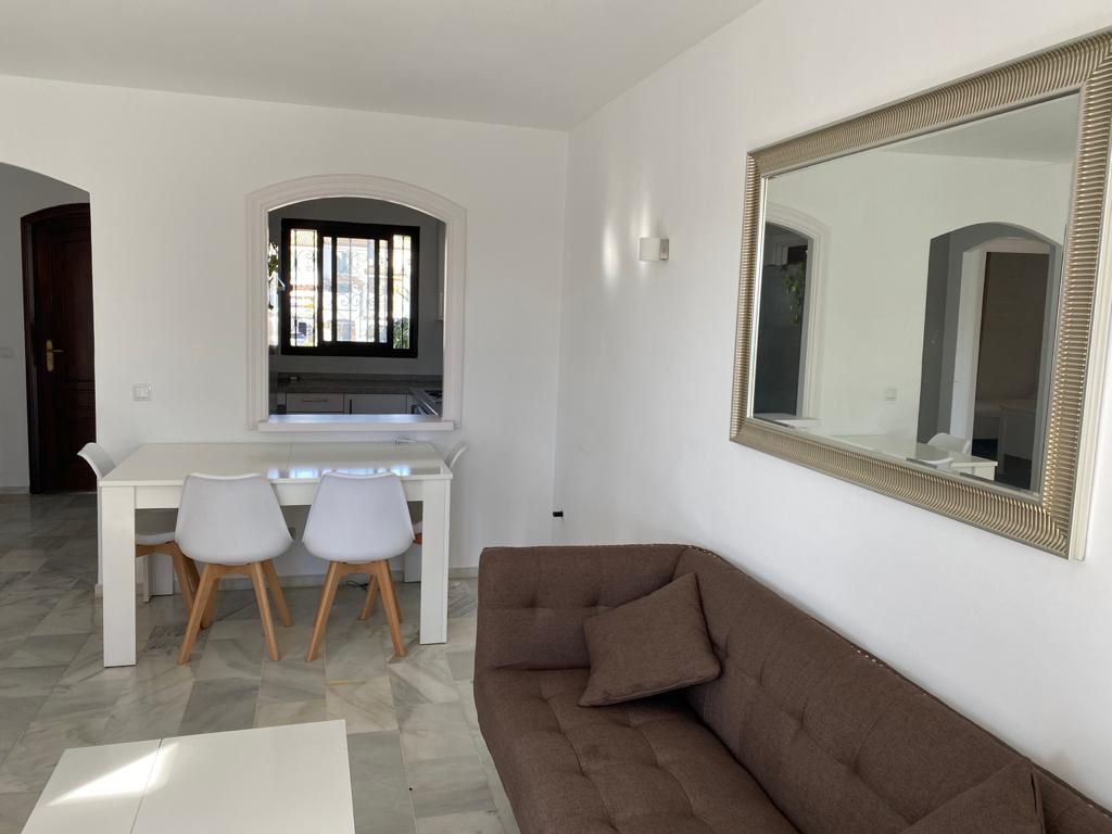 Living room of Flat for rent to own in Estepona  with Air Conditioner, Heating and Furnished