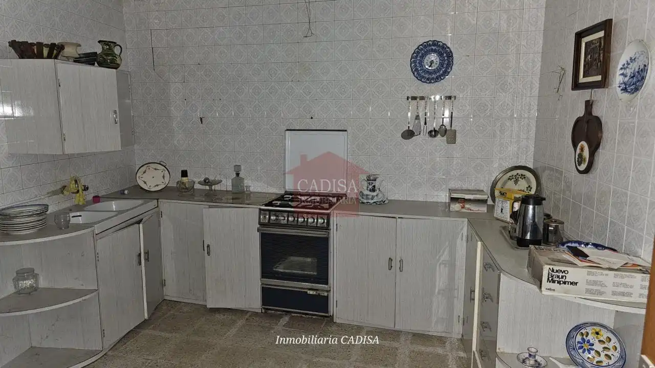 Cuina de Casa o xalet en venda en Hinojosa de Duero amb Calefacció, Jardí privat i Traster
