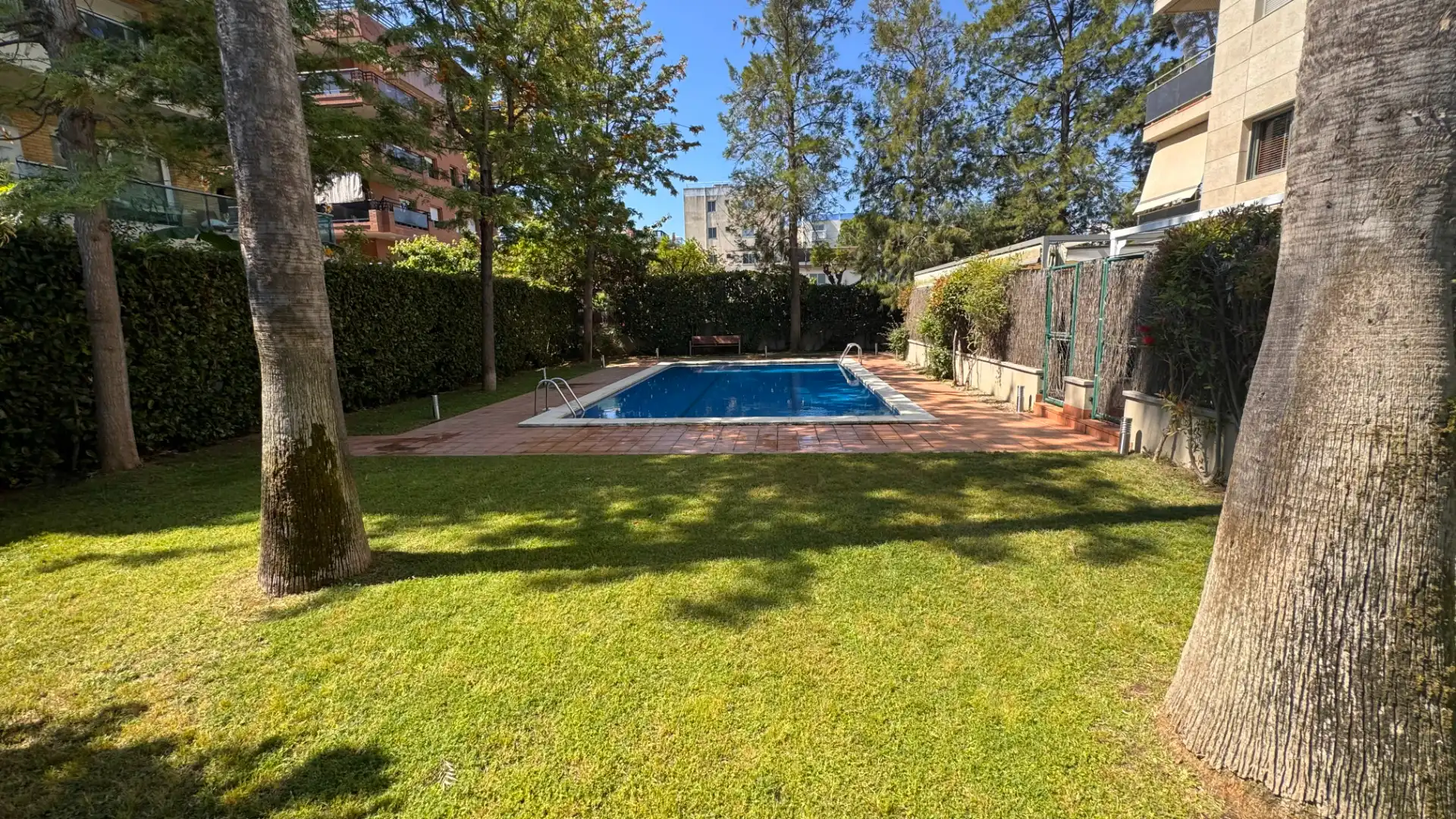 Piscina de Planta baja en venta en Salou con Aire acondicionado, Calefacción y Jardín privado