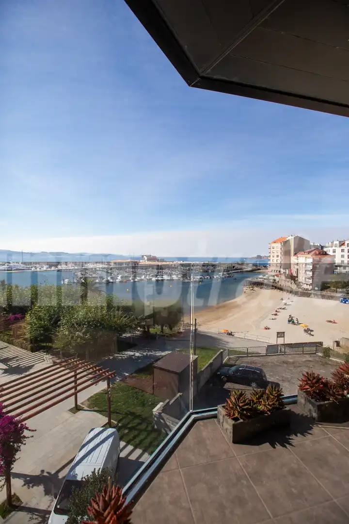 Piso con terraza en venta en Rúa da Constitución 4