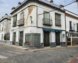 Vista exterior de Casa o xalet en venda en Lora del Río amb Balcó