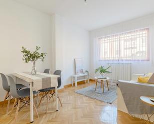 Sala d'estar de Pis de lloguer en Las Rozas de Madrid amb Parquet