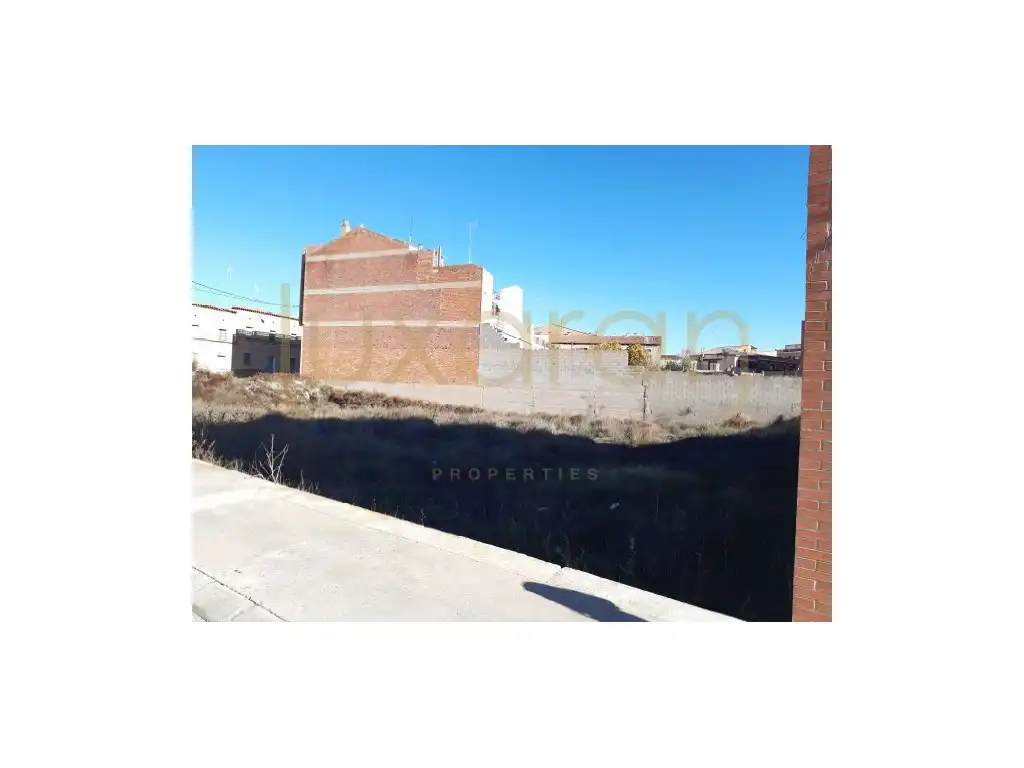 Terreny residencial en venda a Avenida Garrigas 23