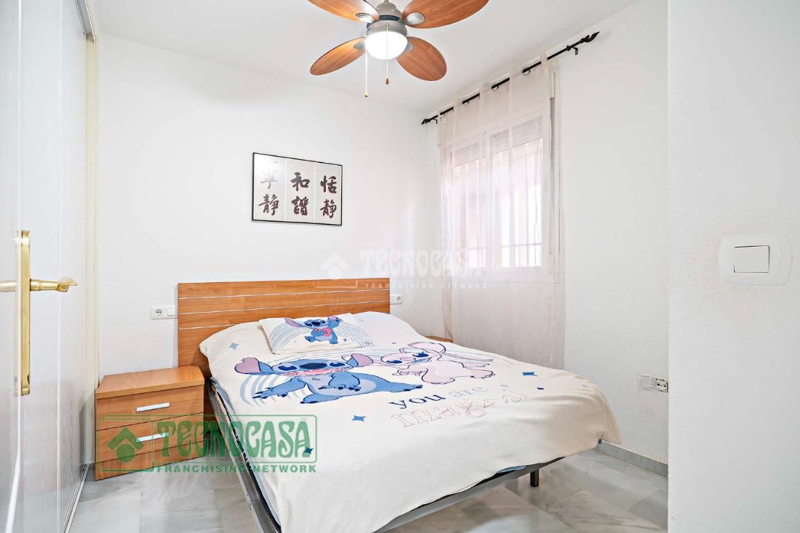 Bedroom of Flat for sale in Roquetas de Mar  with Terrace and Community pool