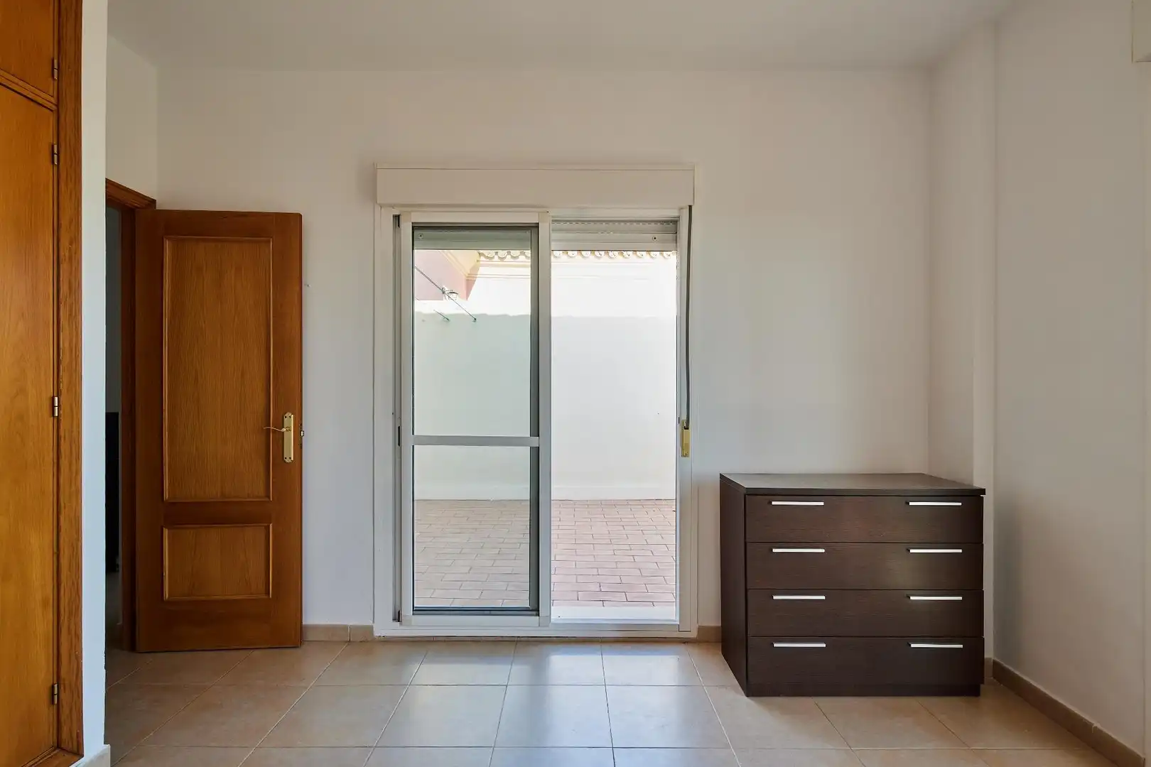 Casa adosada en venta en Medina Sidonia con Terraza, Balcón y Alarma