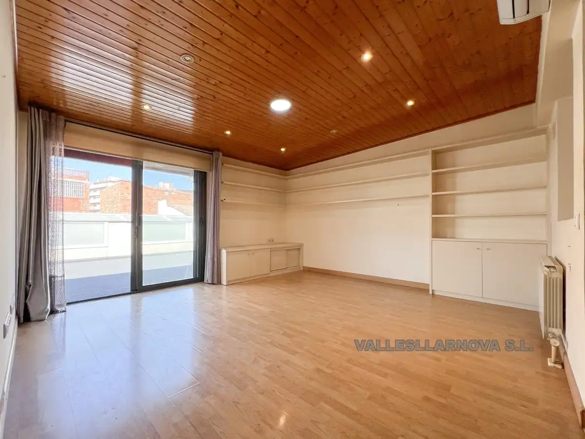 Außenansicht von Wohnung zum Verkauf in Mollet del Vallès mit Parkett