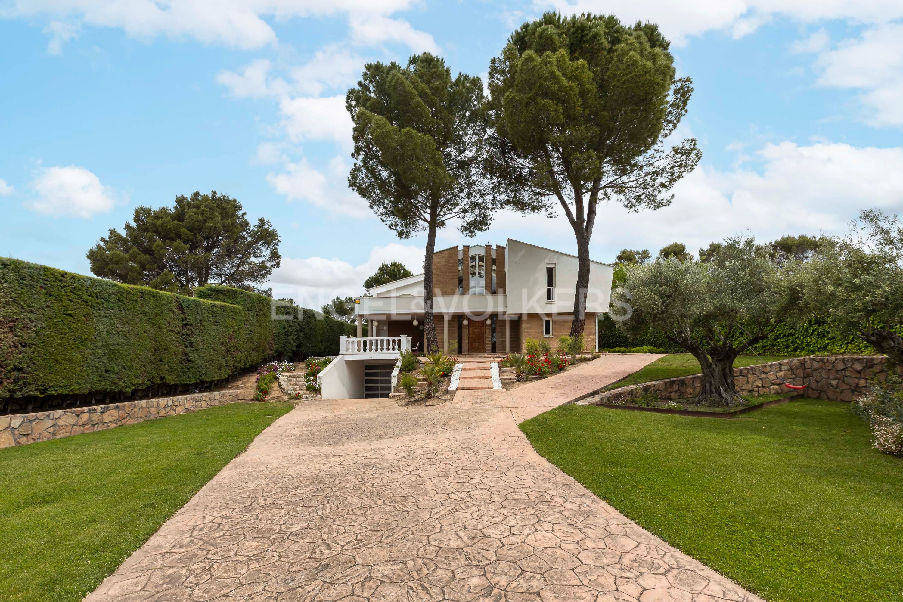 Vista exterior de Casa o xalet de lloguer en Villalbilla amb Aire condicionat, Calefacció i Jardí privat