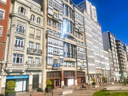 Vista exterior de Pis en venda en A Coruña Capital  amb Calefacció i Parquet