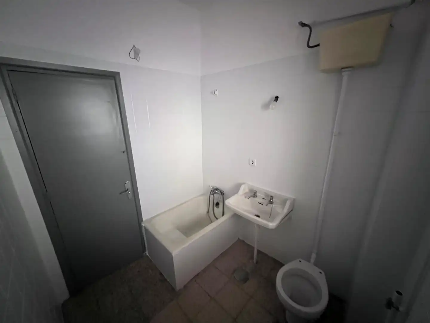 Bathroom of Flat for sale in Degaña  with Storage room