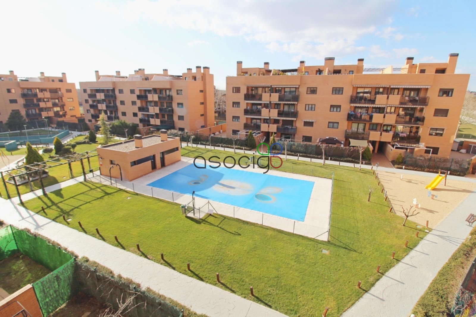Swimming pool of Flat for sale in Yebes  with Air Conditioner, Heating and Terrace