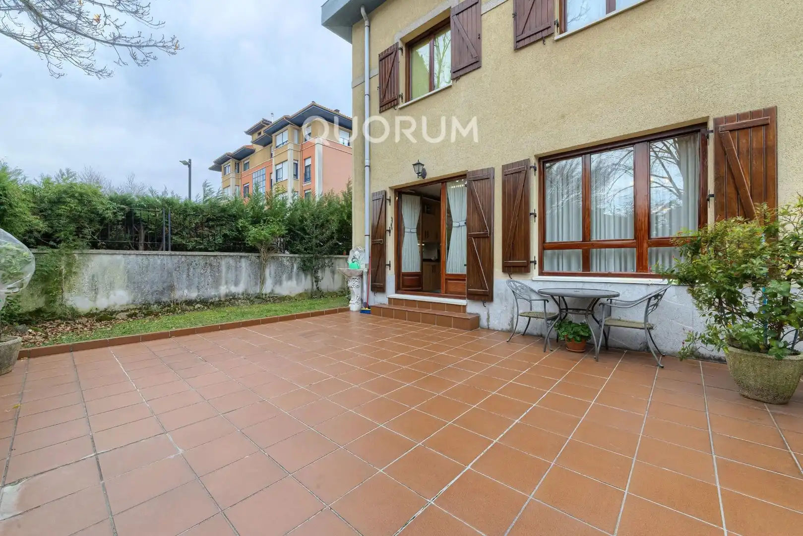 Terraza de Casa adosada en venta en Basauri  con Calefacción, Jardín privado y Terraza