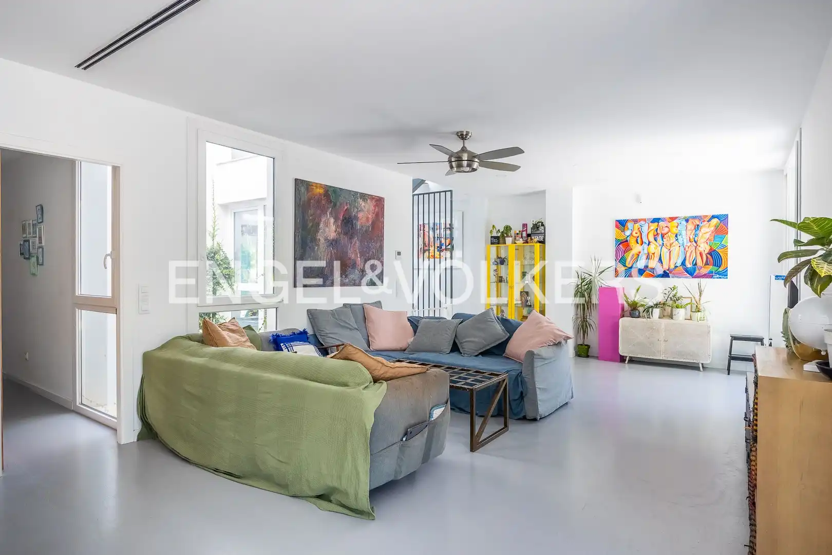 Sala d'estar de Casa o xalet en venda en Tomares amb Aire condicionat, Calefacció i Jardí privat
