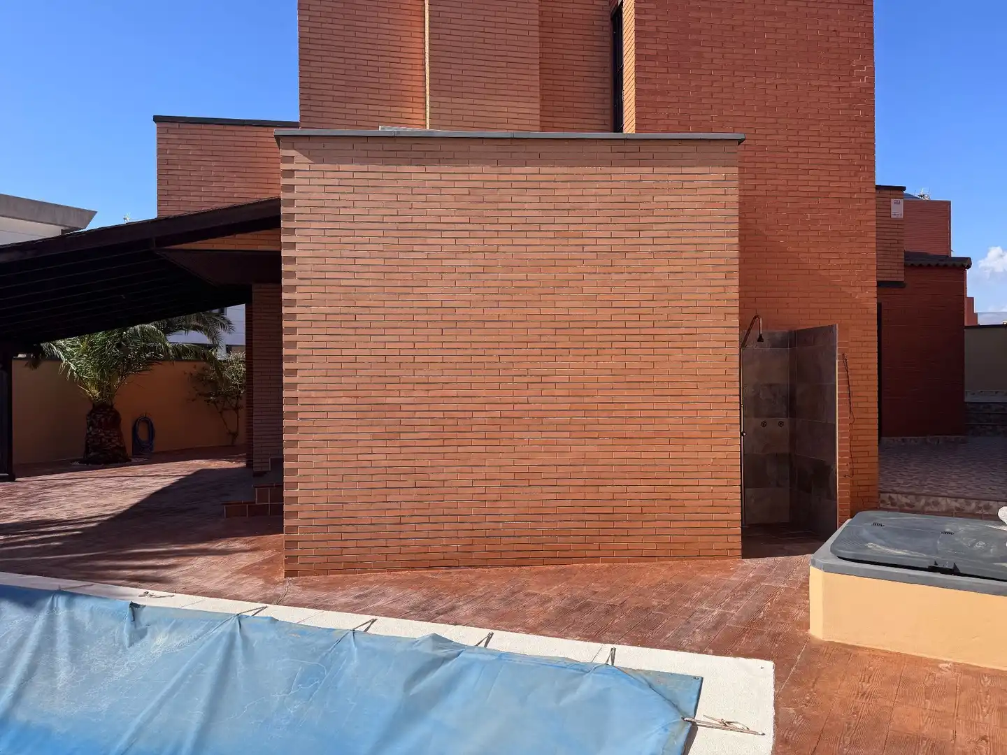 Vista exterior de Casa o chalet en venta en Roquetas de Mar con Aire acondicionado, Jardín privado y Terraza