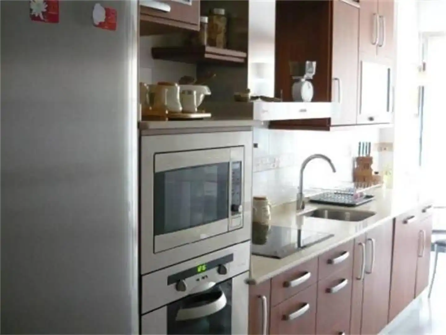 Cuina de Pis per a compartir en Derio amb Parquet, Moblat i Forn