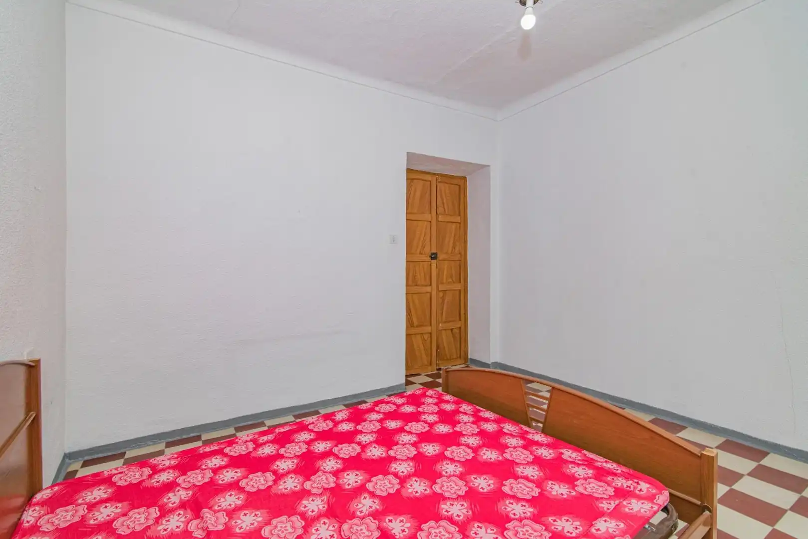 Habitación de Casa adosada en venta en Pinos Puente con Terraza, Trastero y Balcón