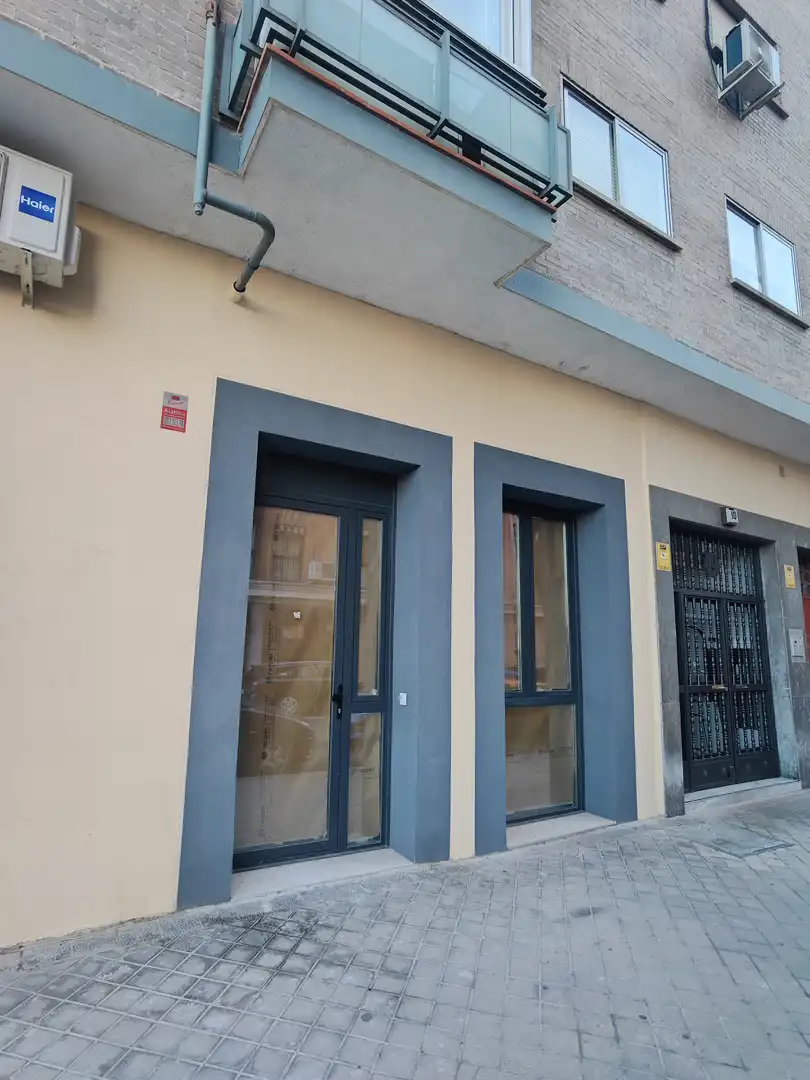 Vista exterior de Piso de alquiler en Madrid con Amueblado y Se aceptan mascotas