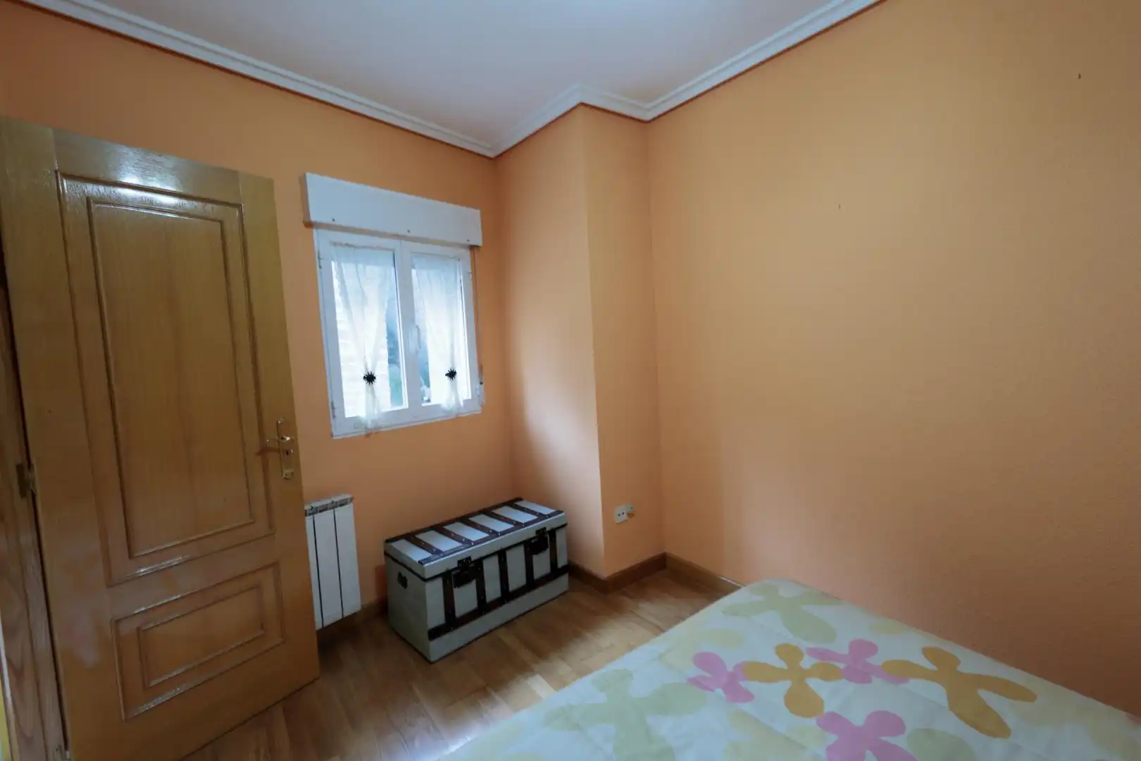 Habitación de Casa adosada en venta en Vega de Espinareda con Calefacción