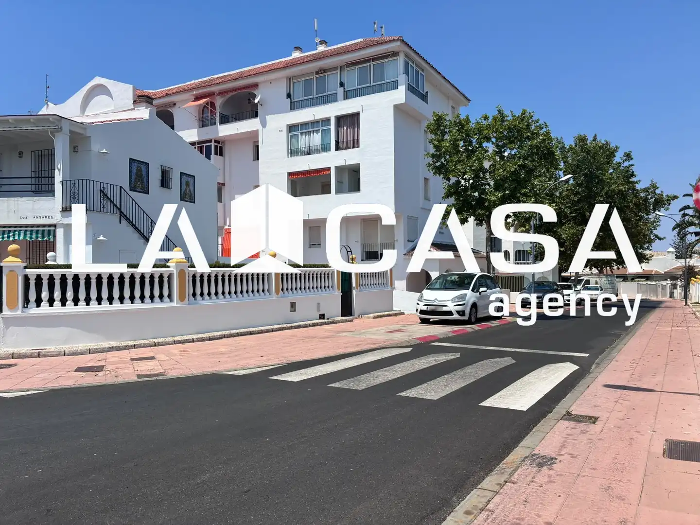 Vista exterior de Piso en venta en Almonte con Terraza y Piscina