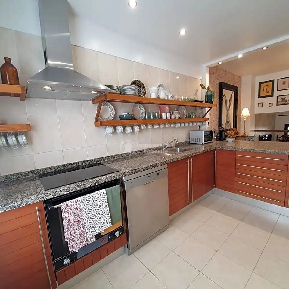 Cocina de Casa adosada de alquiler en Arona con Aire acondicionado, Jardín privado y Terraza