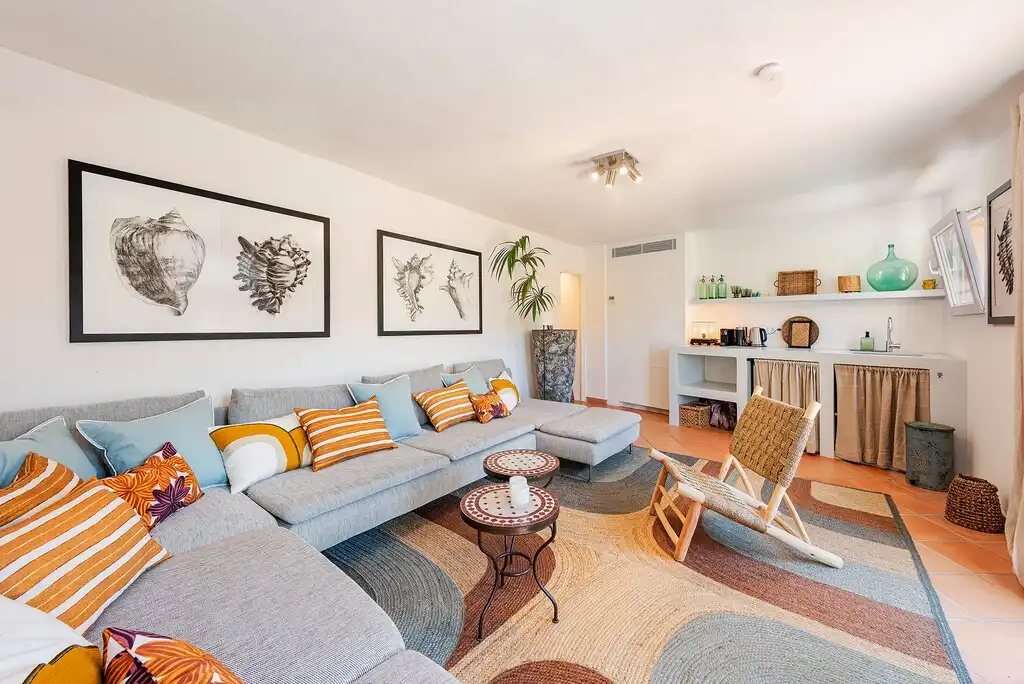 Sala de estar de Finca rústica en venta en Pollença con Aire acondicionado, Calefacción y Jardín privado