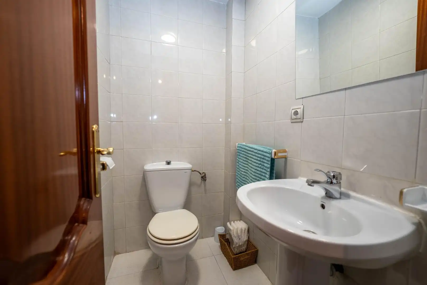 Baño de Casa adosada en venta en Leganés con Aire acondicionado, Calefacción y Jardín privado